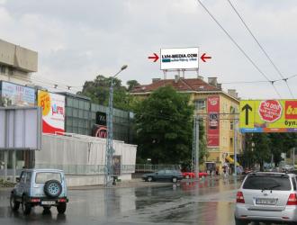 Надпокривно рекламно съоражение с изложение на север към моста на р.Марица